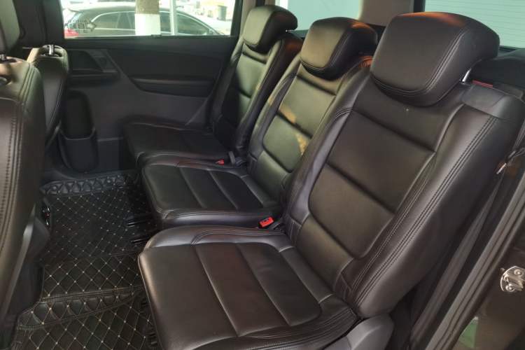 Used Volkswagen Sharan 2018 Revised Version 380TSI Comfort Edition 7-Seater
