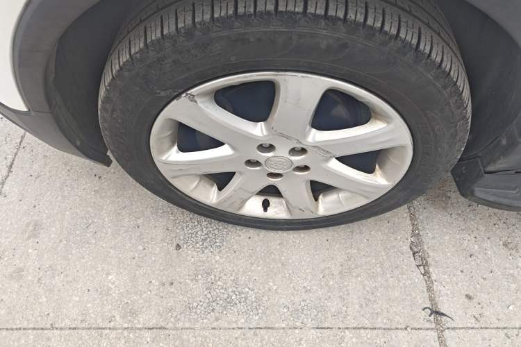 Used Buick Encore 2015 1.4T Automatic Two-Wheel Drive Urban Elite Version
