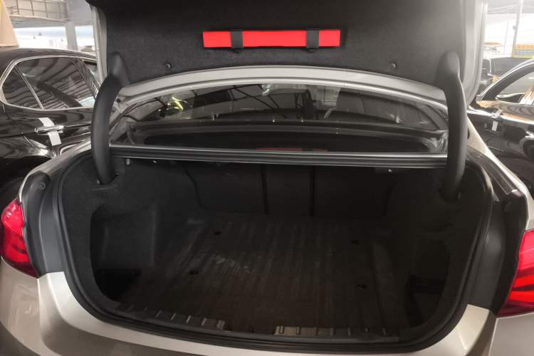 Used BMW 3 Series 2017 318i Fashion Model
