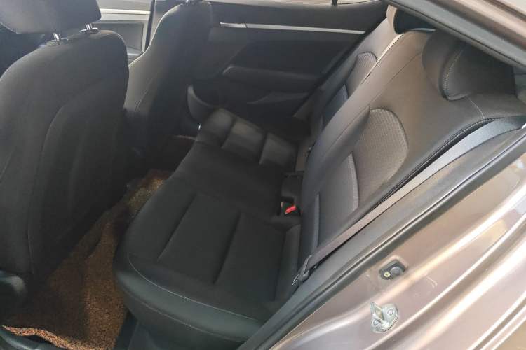 Used Hyundai Elantra 2016 1.6L Automatic ZhiXuan – Elite Version
