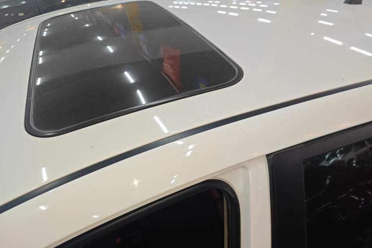 Used Kia K2 2015 Hatchback 1.4L AT GLS Cool Edition
