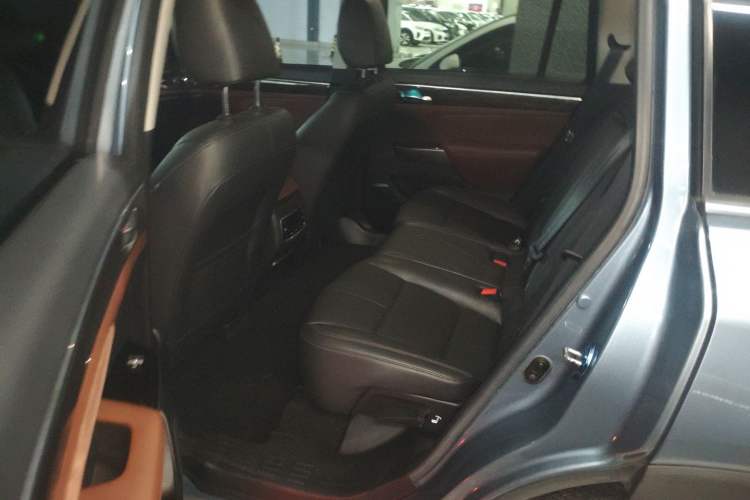 Used GAC Trumpchi GS8 2017 320T Two-Wheel Drive Luxury Smart Connectivity Version (7 Seats)
