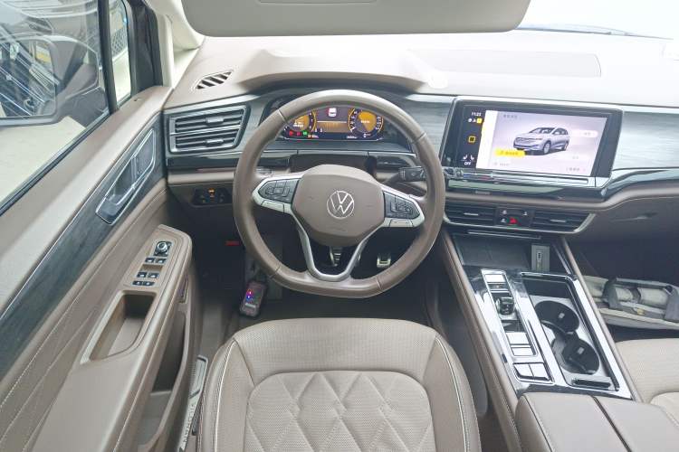 Used Volkswagen Viloran 2022 380TSI Prestige Edition
