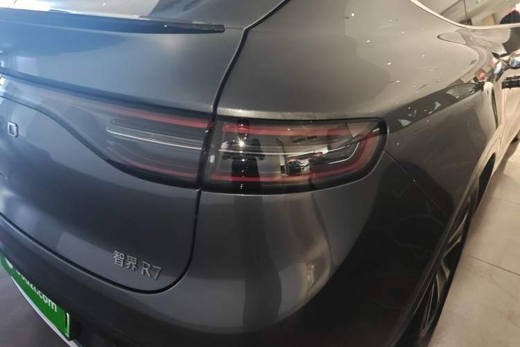 Used Hima Luxeed R7 2024 All-Electric 802 km Max
