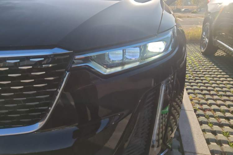 Used Cadillac XT6 2022 2.0T Six-Seater Four-Wheel Drive Luxury Version
