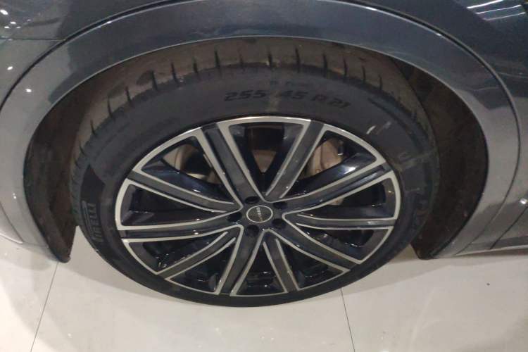 Used Hima Luxeed R7 2024 All-Electric 667 km Max
