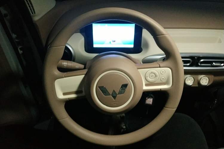 Used Wuling Hongguang MINIEV 2025 Four-Door Version Advanced Edition
