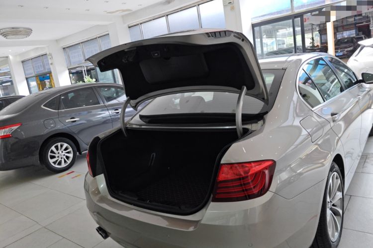 Used BMW 5 Series 2017 525Li Leading Model
