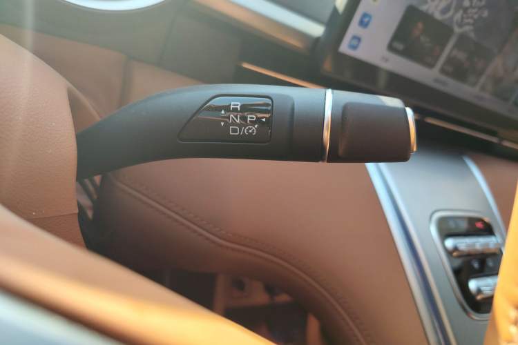 Used ORA Lightning Cat 2022 555 km Luxury Edition