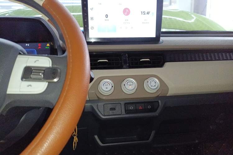 Used Chery QQ Ice Cream 2024 Youth Edition 205km Milkshake