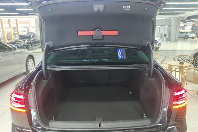 Used Volkswagen Phideon 2021 380TSI Luxury Edition
