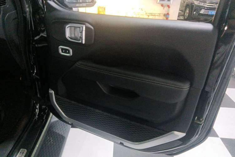 Used  Wrangler 2018 2.0T Sahara Four-Door Edition
