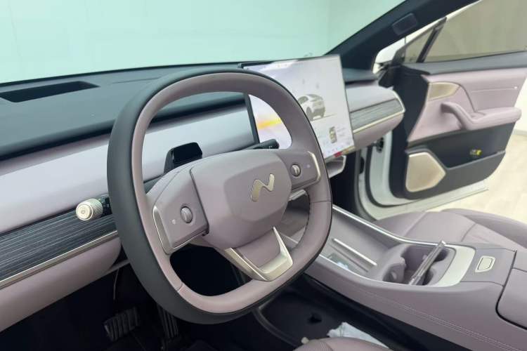 Used ONVO L60 2024 60 kWh Rear-Drive Version
