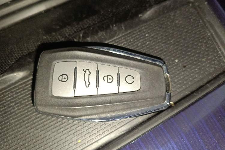 TDK.VehicleDetails.img