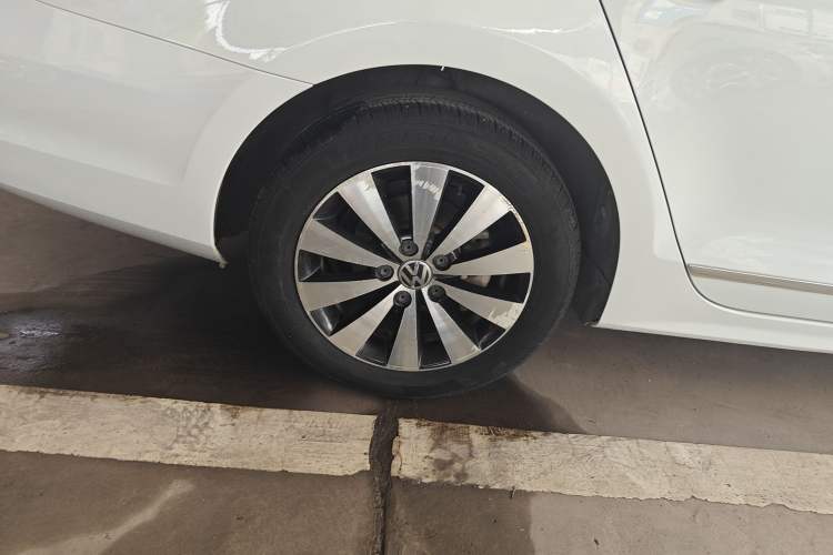 Used Volkswagen Sagitar 2017 230TSI Automatic Comfort Version
