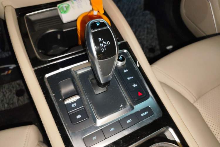 Used BYD Song MAX New Energy 2019 DM 1.5T Smart Connect Zhiyao Model 6 Seats China VI Standard
