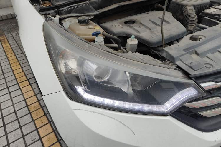 Used Dongfeng Aeolus AX7 2015 2.0L Manual Zhiyi Trim