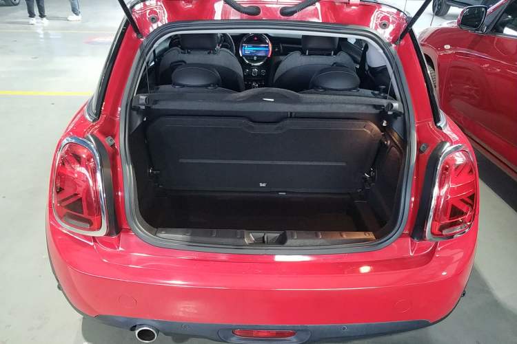 Used  MINI 2019 1.5T COOPER Classic Edition
