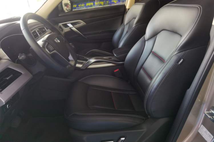 Used Geely Auto Emgrand X7 Sport 2018 1.8TD Automatic Two-Wheel Drive Smart 4G Connected Version
