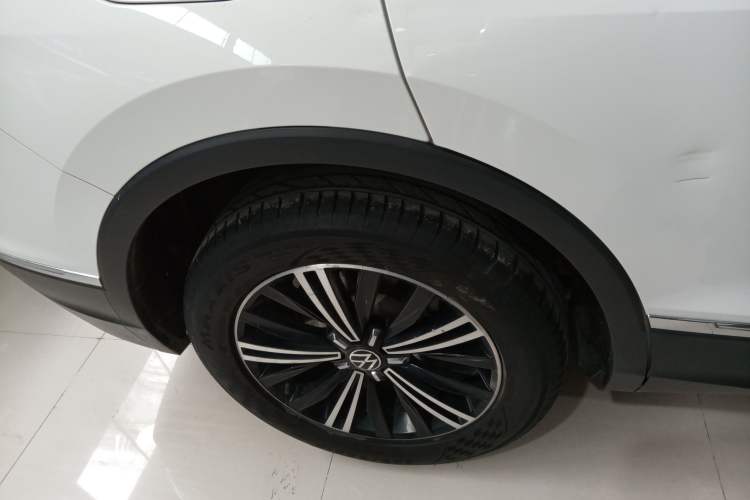 Used Volkswagen Tiguan L 2021 330TSI Automatic Two-Wheel Drive Smart Edition
