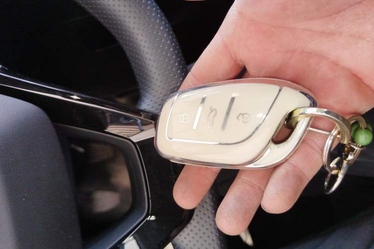 Used Roewe i5 2023 1.5L Manual Comfort Edition
