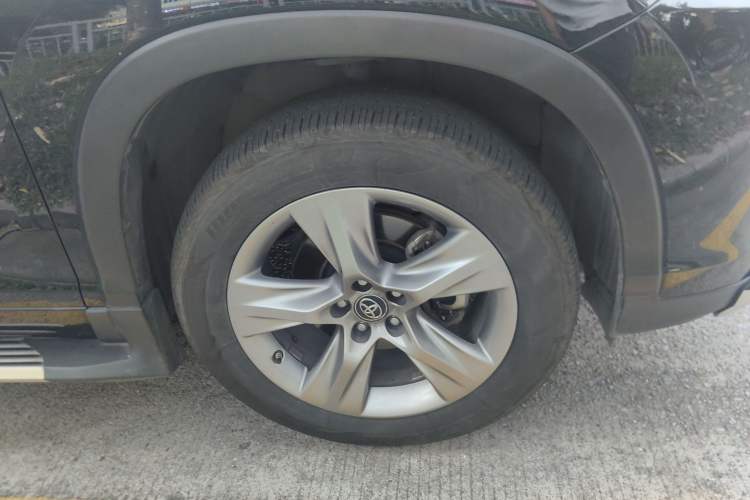 Used Toyota Highlander 2018 2.0T Four-Wheel Drive Prestige Version 7 Seats China VI Standard
