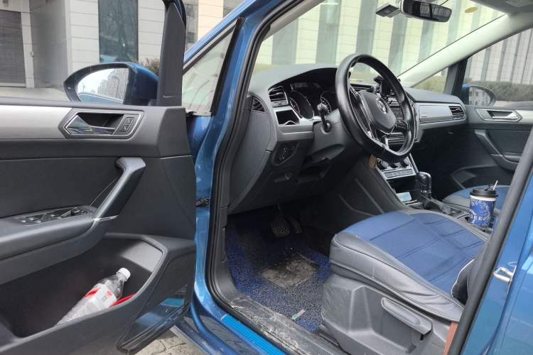 Used Volkswagen Touran 2016 Volkswagen Touran L 280TSI DSG Comfort Edition
