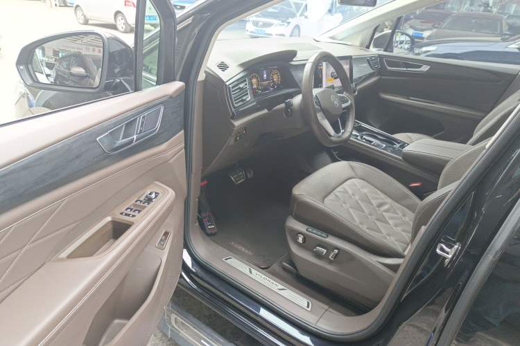 Used Volkswagen Viloran 2022 380TSI Prestige Edition
