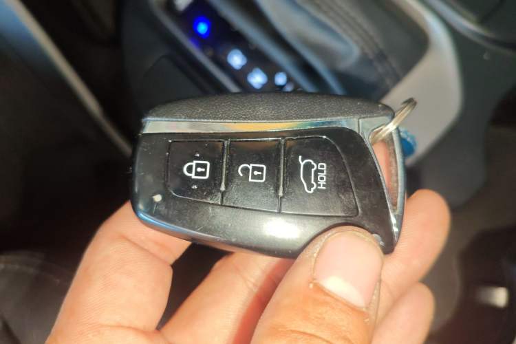 Used Hyundai Santa Fe 2015 2.0T Automatic Two-Wheel Drive Smart Version 5 Seats
