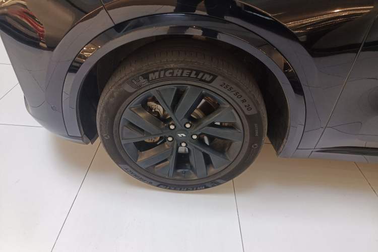 Used Li Auto L8 2023 Pro Model
