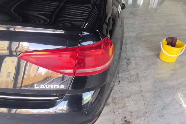 Used Volkswagen Lavida 2015 1.6L Automatic Comfort Edition