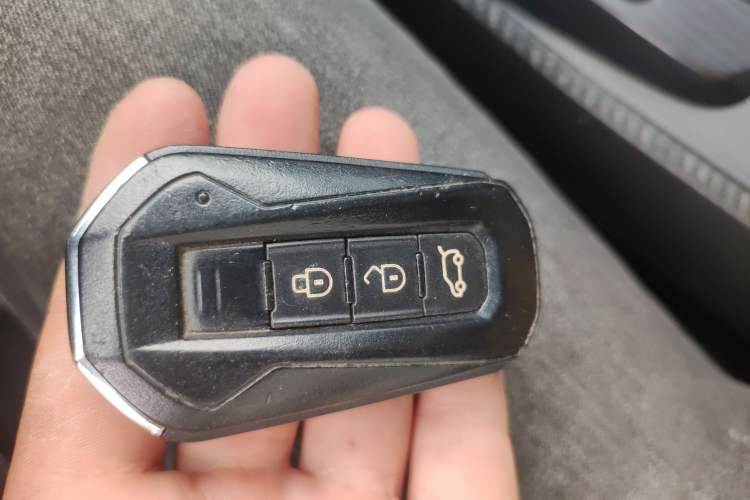 Used JMC Yusheng S330 2016 1.5L GTDi Automatic Two-Wheel Drive Prestige Edition
