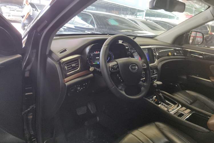 Used GAC Trumpchi GS8 2017 320T Two-Wheel Drive Luxury Smart Connectivity Version (7 Seats)