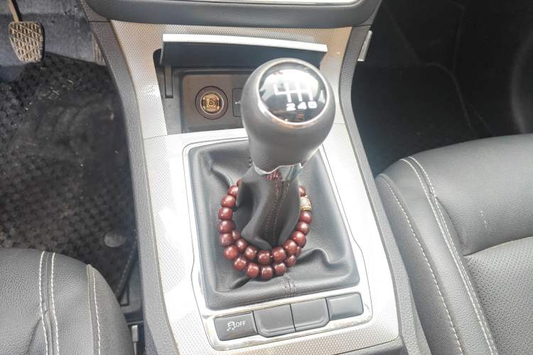 Used Roewe RX5 2019 20T Two-Wheel Drive Manual 4G Connect Platinum Edition
