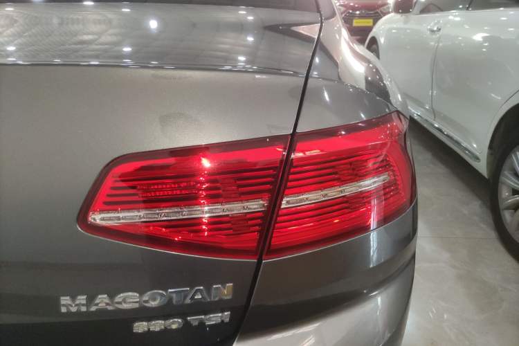 Used Volkswagen Magotan 2017 330TSI DSG Luxury Model
