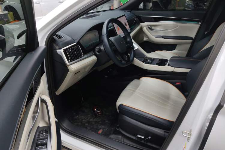 Used BYD Song PLUS New Energy 2023 Champion Edition EV 520KM Prestige Model
