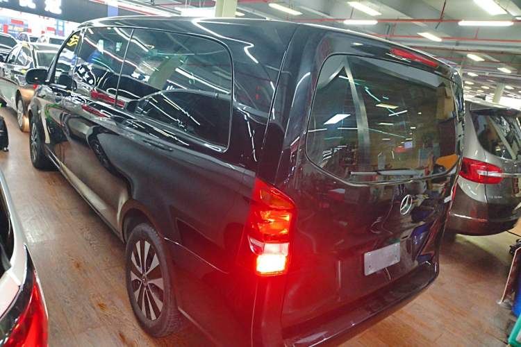 Used Mercedes-Benz Vito 2021 2.0T Elite Version 7 Seats