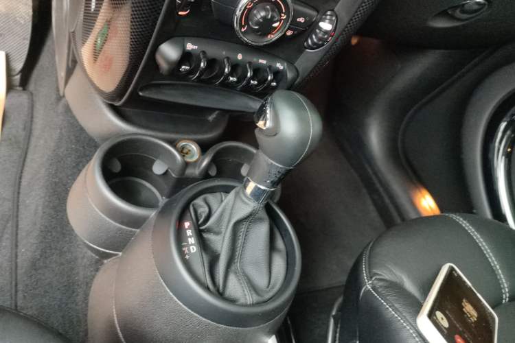 Used  Countryman 2014 1.6L COOPER Fun
