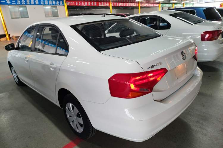 Used Volkswagen Jetta 2017 1.5L Manual Fashion Edition
