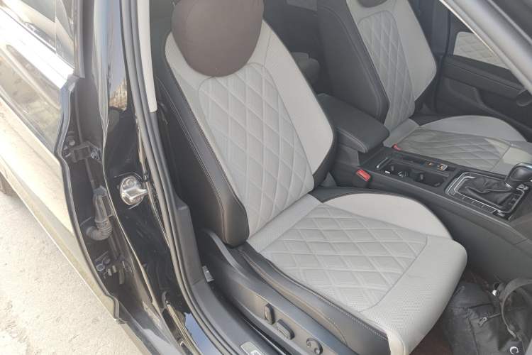 Used Volkswagen Magotan 2023 2 Million Units Commemorative Edition 330TSI DSG Luxury Version