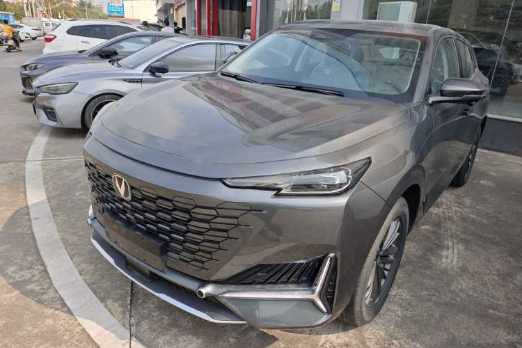 Used Changan UNI-K 2024 2.0T Two-Wheel Drive YueShang Trim