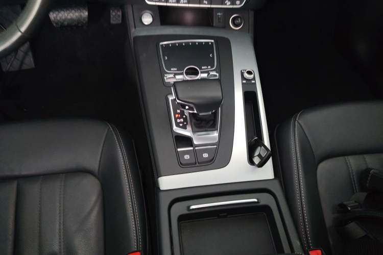 Used Audi Q5L 2020 Updated 40 TFSI Prestige Fashion Edition
