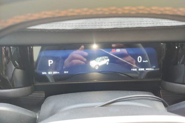 Used iCAR 03 2024 501km Four-wheel Drive Long-Range Advanced Version
