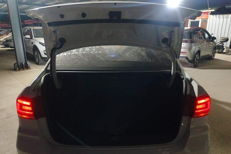 Used Volkswagen Santana 2019 1.5L Manual Fashion Edition China VI Standard
