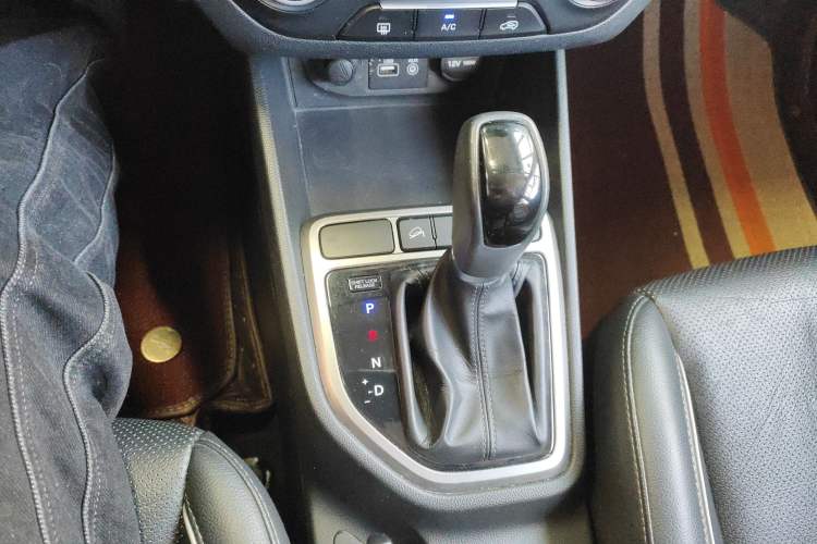 Used Hyundai ix25 2015 1.6L Automatic Two-Wheel Drive Smart GLS Trim
