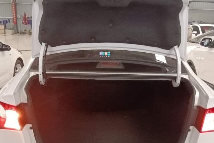 Used Roewe 350 2015 1.5L Manual Luxury Sunroof Edition