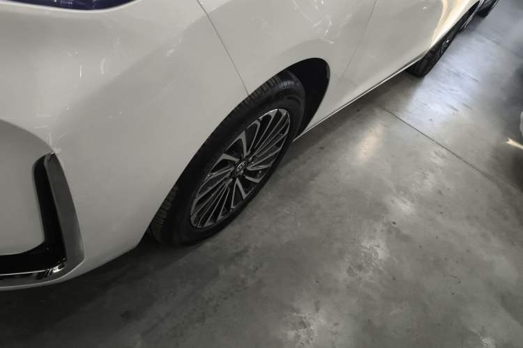 Used Buick GL8 New Energy 2025 Lushang First-Drive Edition 7-Seater
