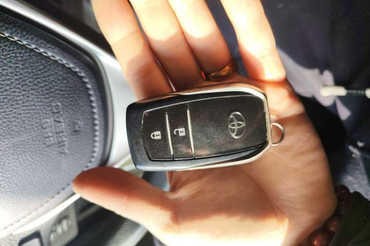 Used Toyota RAV4 2016 2.0L CVT Two-Wheel Drive Comfort Edition China V Standard