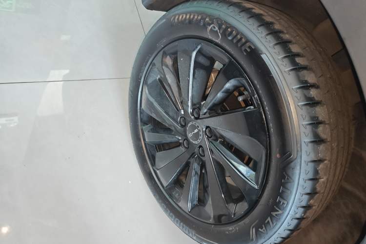 Used BYD Song PLUS New Energy 2023 Champion Edition EV 520KM Prestige Model
