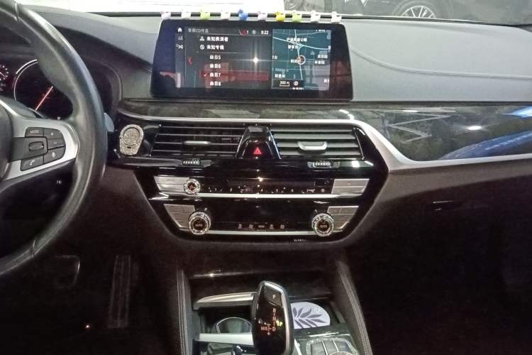 Used BMW 5 Series 2018 525Li M Sport Package